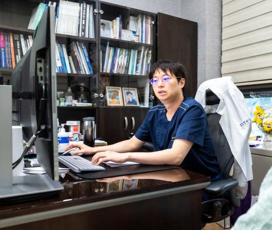 대장내시경 전 음식 헷갈린다면? 검사 3일 전부터 이렇게 준비하세요 안내 이미지
