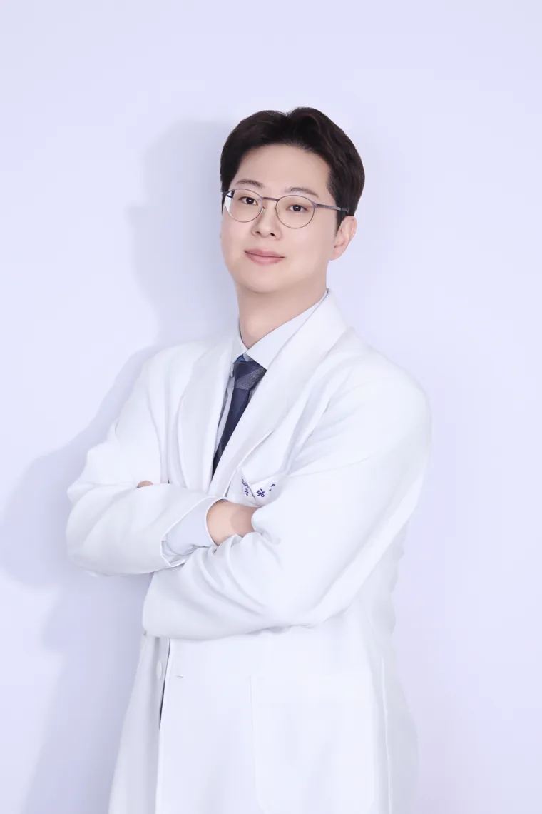 우리베스트내과의원 황금빛 대표원장 프로필